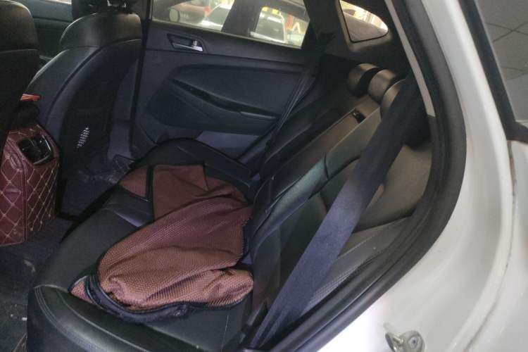 Used Hyundai Tucson 2018 1.6T Dual-Clutch Two-Wheel Drive 15th Anniversary Special Edition