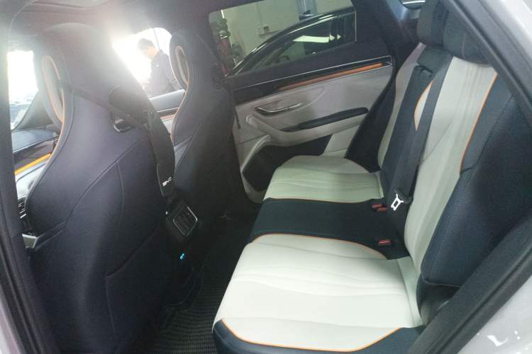 Used BYD Song PLUS New Energy 2024 HONOR Edition DM-i 150km Flagship PLUS
