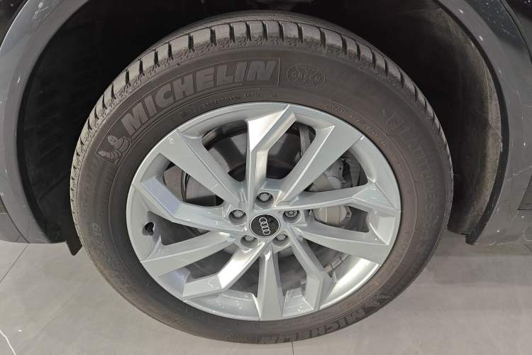 Used Audi Q5L 2023 40T Luxury Elegant Model
