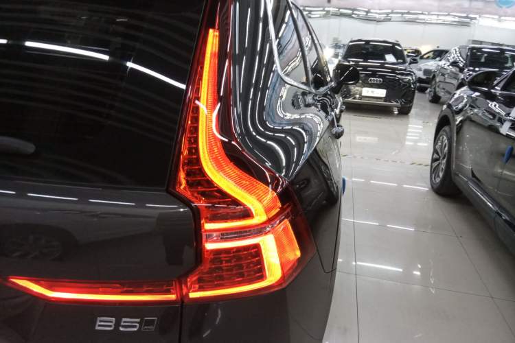 Used Volvo XC60 2022 B5 4x4 Smart Luxury Edition