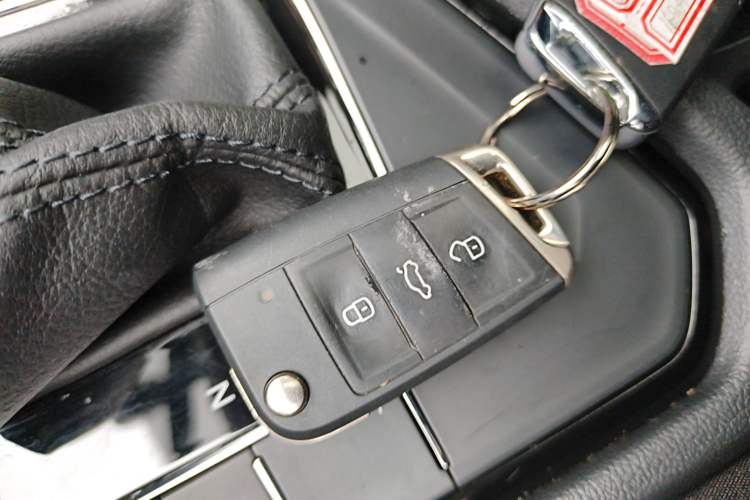 Used Volkswagen Tiguan L 2024 300TSI Automatic Two-Wheel Drive Smart Edition
