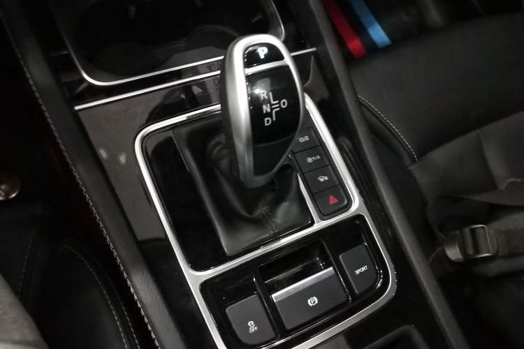 Used BYD Song MAX 2019 1.5T Automatic SmartConnect ZhiLian RuiDong Edition with 6 Seats China VI Standard
