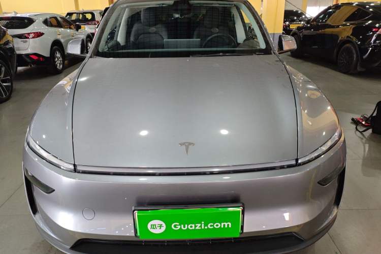 Used Tesla Model Y 2025 Rear-Wheel-Drive Version