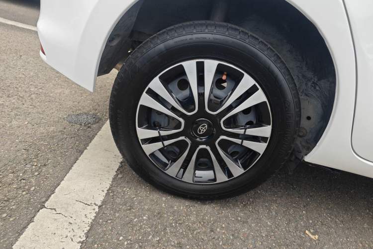 Used Toyota YARiS L 2015 1.5E Automatic Charm Edition
