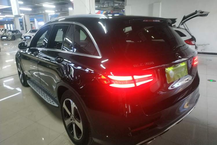 Used Mercedes-Benz GLC 2018 GLC 260 4MATIC Luxury Model