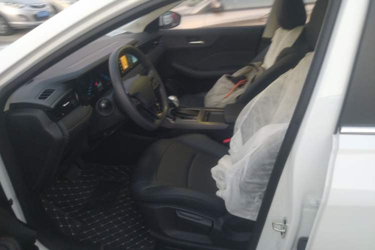 Used Roewe i5 2023 1.5L CVT Luxury Edition
