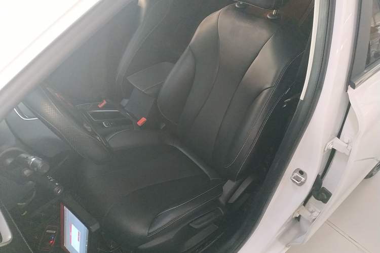 Used Roewe i5 2020 1.5L Automatic 4G Connect Luxury Flagship Edition
