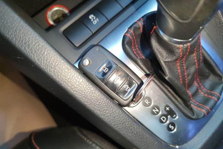 Used Volkswagen Sagitar 2013 2.0 TSI GLI
