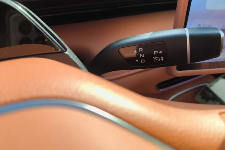 Used  S07 2023 200Max Range-Extended Version
