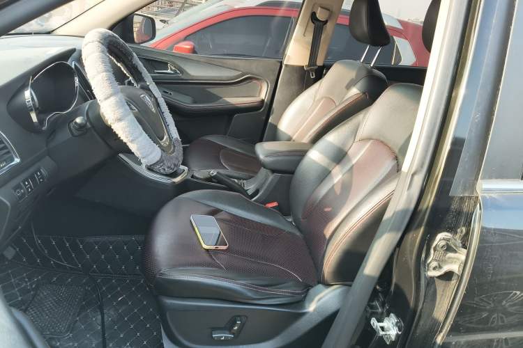 Used Baojun 560 2015 1.8L Manual Luxury Model