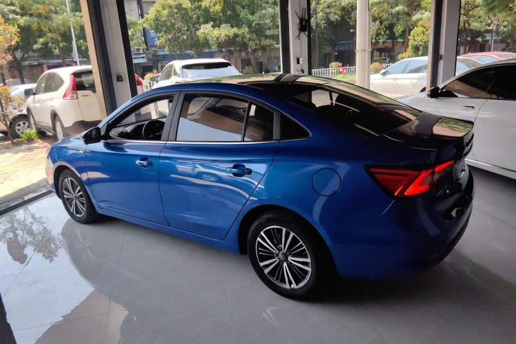 Used Roewe i5 2019 1.5L Automatic 4G Connected Langhao Edition
