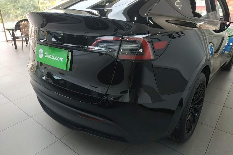 Used Tesla Model Y 2023 Rear-Wheel-Drive Version
