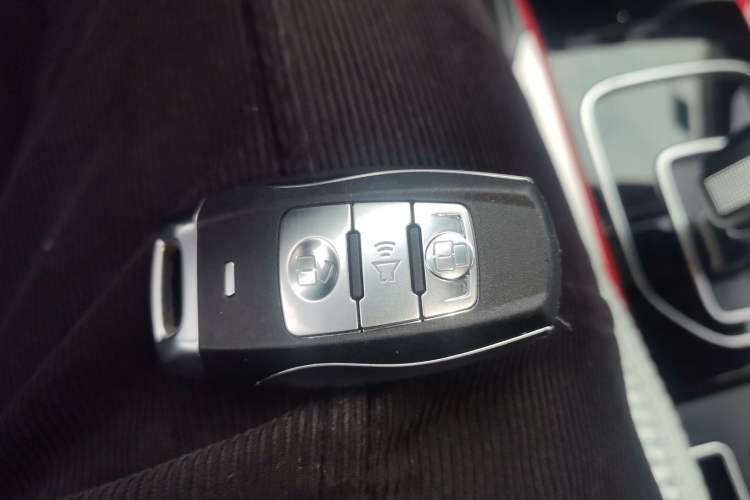 Used Haval H2 2018 1.5T Dual-Clutch Two-Wheel Drive Fashion Model China VI Standard
