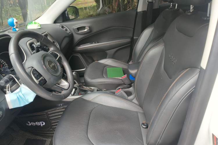 Used  Compass 2017 200T Automatic Family Edition
