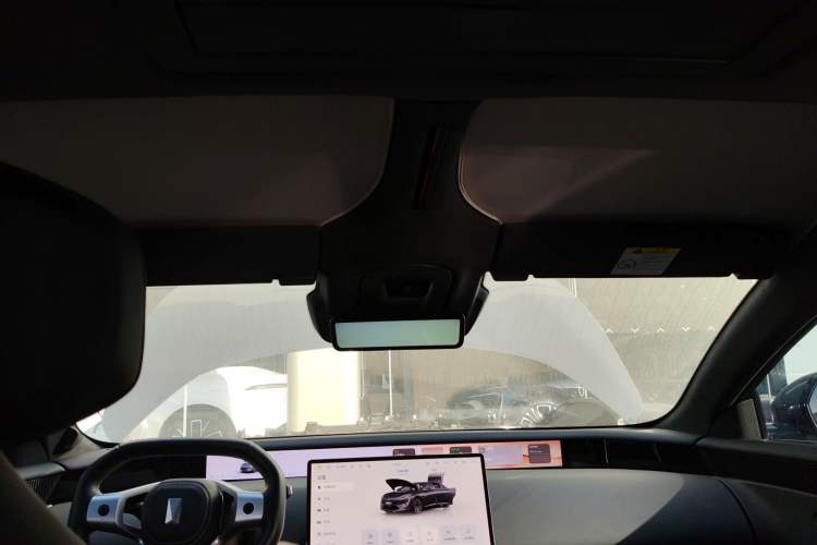 Used  12 2025 Ultra Extended-Range Edition
