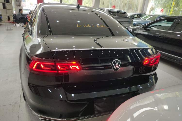 Used Volkswagen Magotan 2023 2 Million Units Commemorative Edition 330TSI DSG Luxury Version
