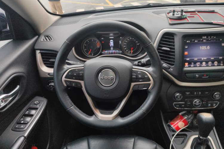 Used  Cherokee 2017 2.0L Superior Edition