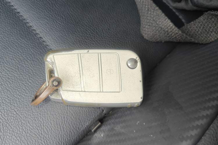 Used Volkswagen T-ROC 2021 280TSI DSG Two-Wheel Drive Comfort Connect Edition