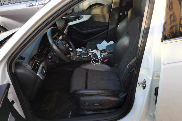 Used Audi A4L 2018 30th Anniversary Edition 40 TFSI Sport Edition