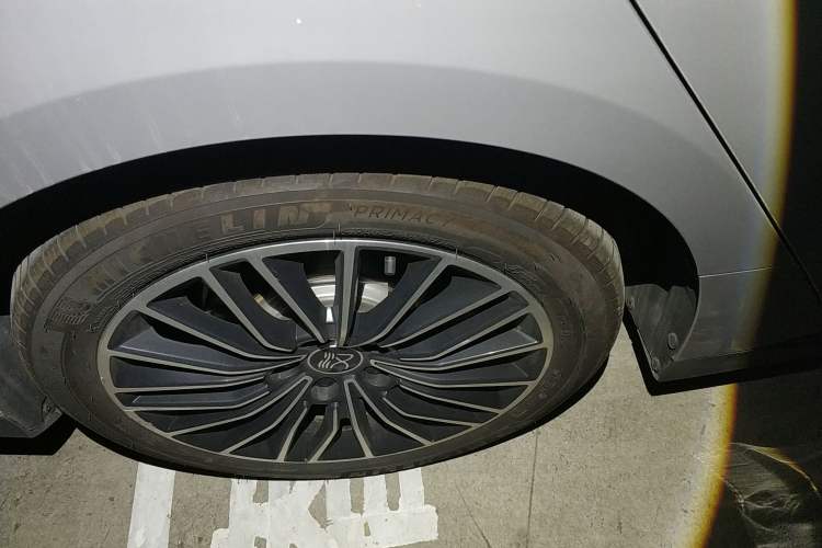 Used BYD Han 2025 EV with 701 km of Laser Radar-Enabled Intelligent Driving