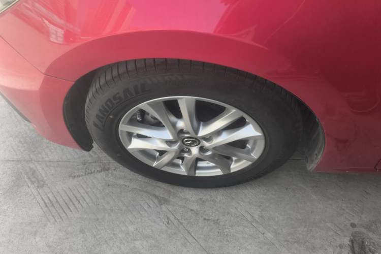 Used Mazda Mazda 3 Axela 2014 Sedan 1.5L Automatic Prestige Model
