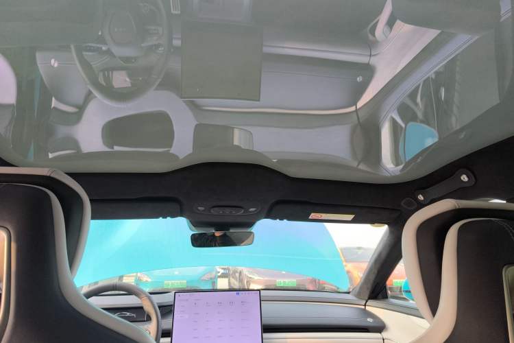 Used  SU7 2024 Four-Wheel Drive Ultra-Long Range Advanced Intelligent Driving Max Edition
