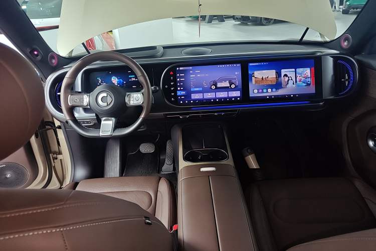 Used  #5 2024 Ultra-Long Range Extraordinary Journey Luxury Edition
