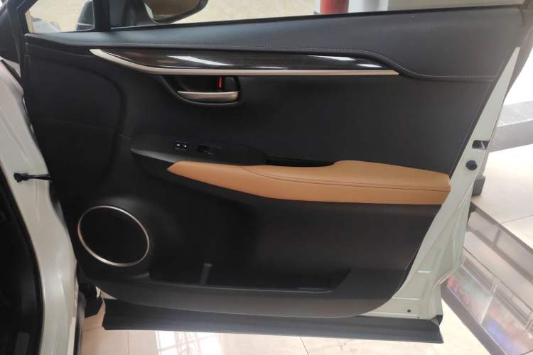 Used Lexus NX 2015 300h All-Wheel-Drive Fēngzhì Edition
