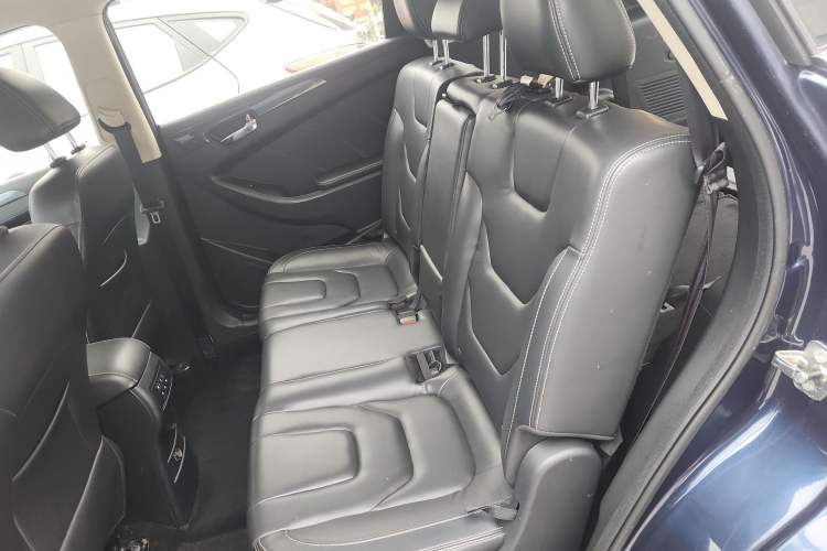 Used Dongfeng Fengon 580 2016 1.5T Manual Luxury Version
