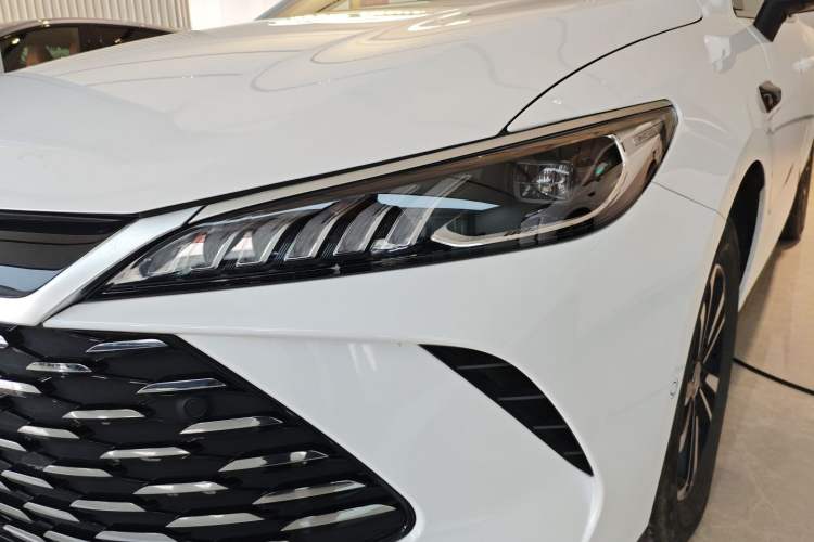 Used BYD Qin PLUS 2025 DM-i Smart Drive 120KM Superior Model
