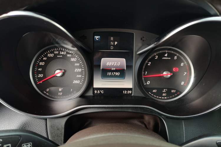 Used Mercedes-Benz GLC 2017 GLC 260 4MATIC Luxury Model