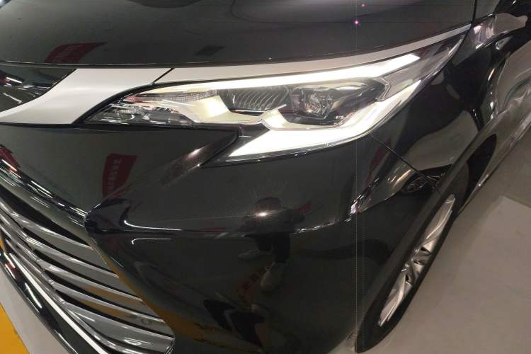 Used Toyota Sienna 2024 2.5L Hybrid Four-Wheel Drive Prestige Edition