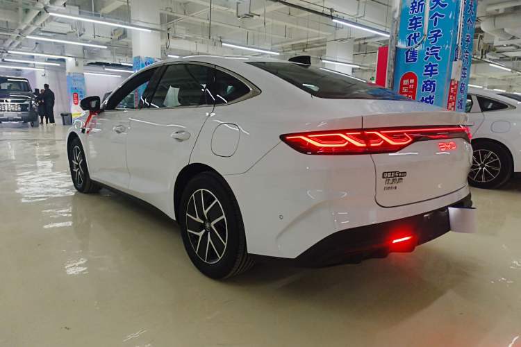 Used BYD Qin L 2025 DM-i Smart Drive 120KM Leading Model