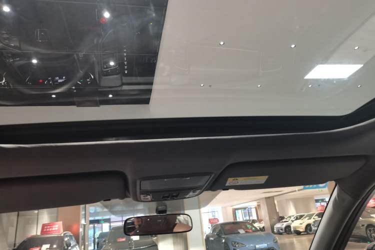 Used Honda UR-V 2020 370TURBO Two-Wheel Drive Luxury Edition
