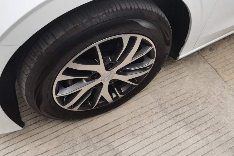 Used Geely Auto Emgrand 2025 4th Generation 1.5L CVT Longteng Edition
