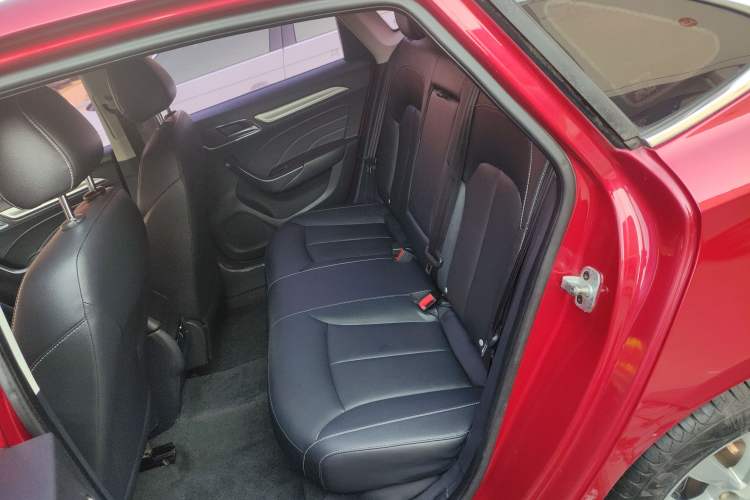 Used Roewe i6 2017 20T Automatic Internet Smart Edition
