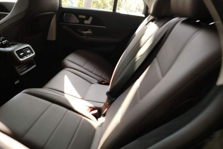 Used Mercedes-Benz GLE 2023 GLE 350 4MATIC Stylish Model
