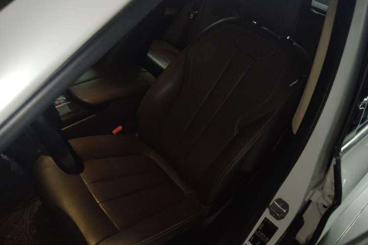 Used BMW X5 2018 xDrive28i
