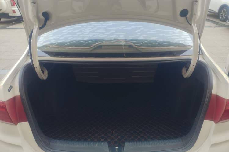 Used Volkswagen Santana 2016 1.4L Manual Fashion Edition