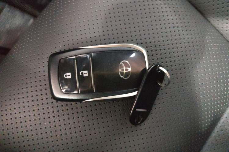 Used Toyota Highlander 2018 2.0T Four-Wheel Drive Luxury Version 7 Seats China VI Standard
