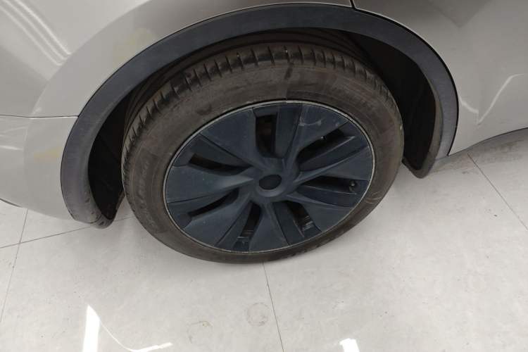 Used Tesla Model Y 2023 Rear-Wheel-Drive Version
