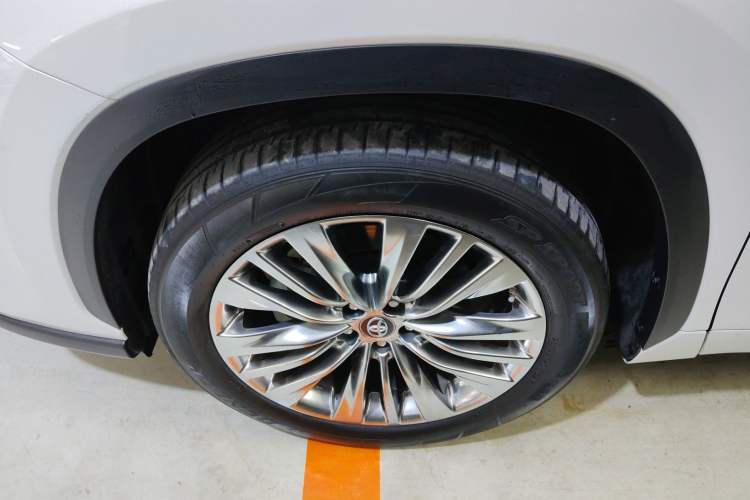 Used Toyota Highlander 2023 2.5L Smart Electric Hybrid Dual-Engine Four-Wheel Drive Prestige Version – 7 Seats