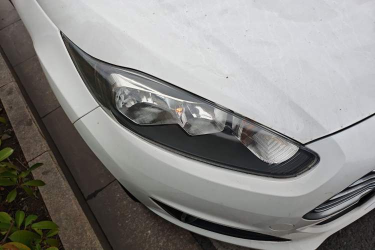 Used Ford Fiesta 2013 Hatchback 1.5L Automatic Fashion Edition
