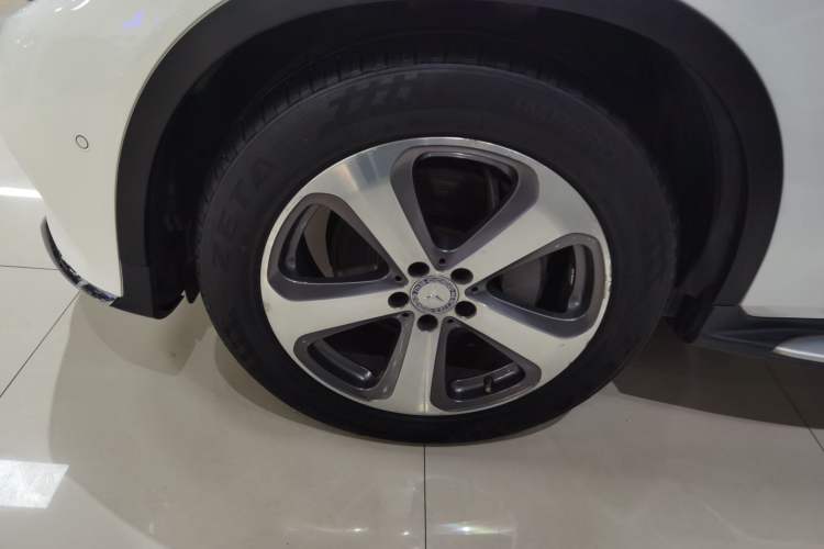 Used Mercedes-Benz GLC 2017 GLC 260 4MATIC Luxury Model
