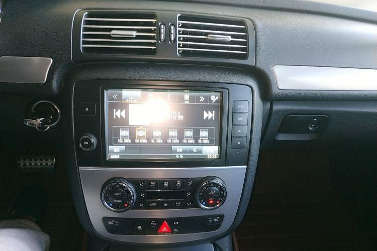 Used Mercedes-Benz R-Class 2014 R 320 4MATIC Business Model
