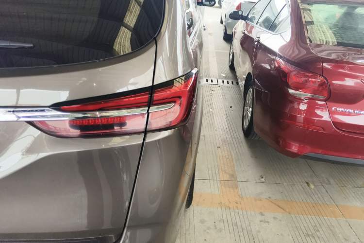 Used Buick GL8 2021 Land Cruiser Executive Class 652T Luxury Model