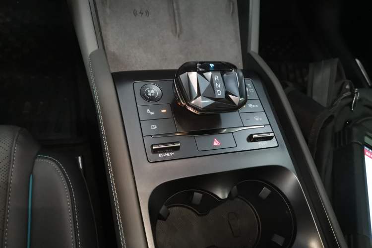 Used BYD Qin L 2024 DM-i 120KM Excellence Model
