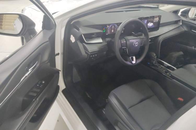 Used Toyota Camry 2024 Dual-Motor 2.0 HE Elite Edition
