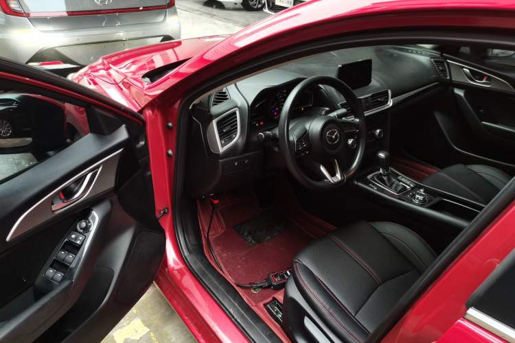 Used Mazda Mazda 3 Axela 2017 Sedan 1.5L Automatic Luxury Model Emission Standard China V
