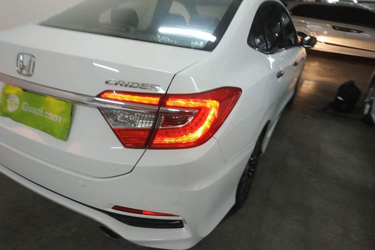 Used Honda Crider 2015 1.8L Automatic Luxury Edition
